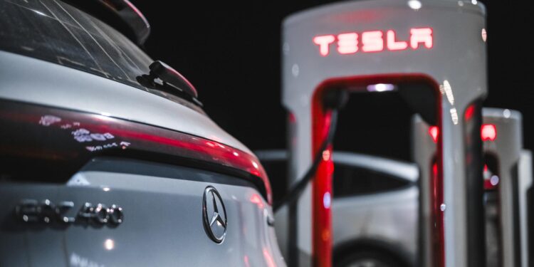 Tesla öffnet offenbar zahlreiche neue Supercharger für alle