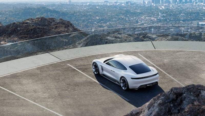 Cover Image for Der Porsche E-Weg – „800 Volt sind sicher wichtiger als 800 PS“