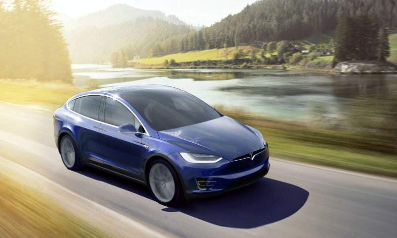 Cover Image for Tesla wartet mit Rekord-Quartal und Produktionssteigerung auf