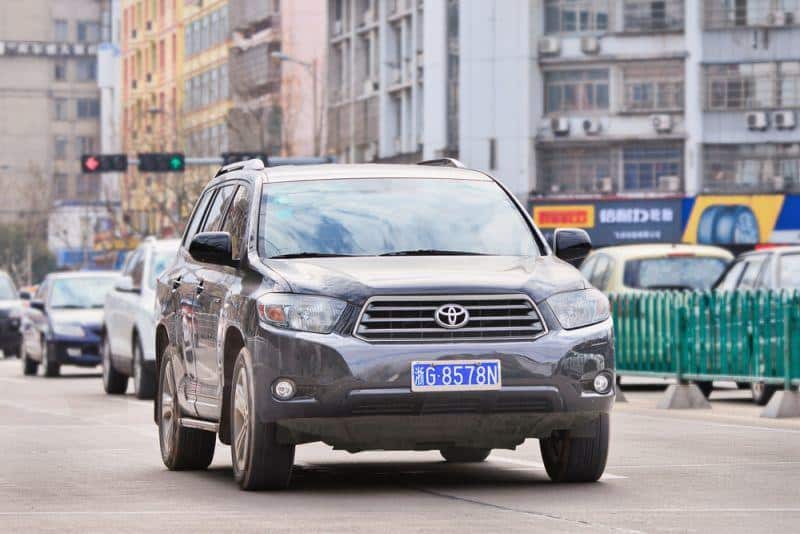 Cover Image for Toyota baut Elektroauto-Fertigung in China spürbar aus