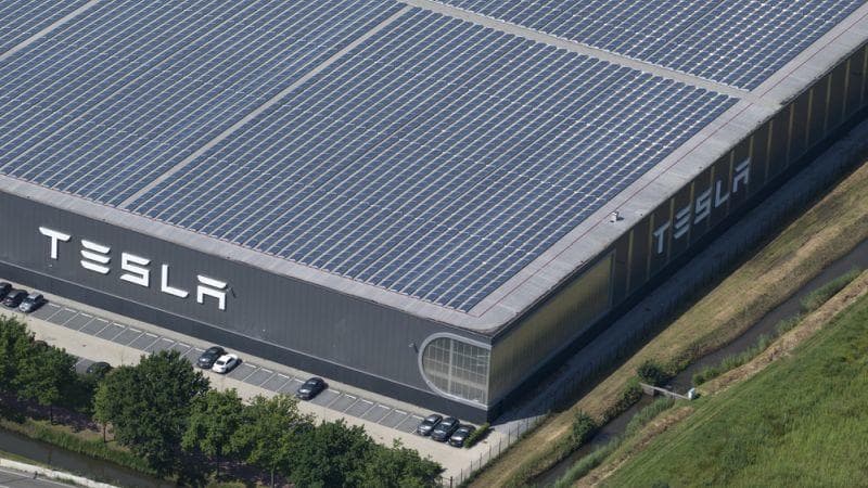 Cover Image for Tesla erwirbt 210 Hektar großes Grundstück für chinesische Gigafactory in der Region Lingang von Shanghai