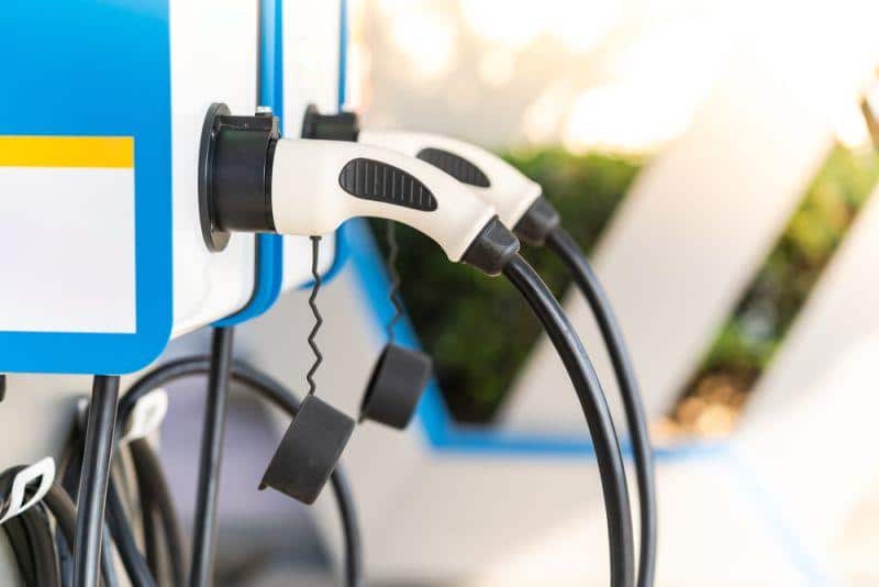 Cover Image for E-Mobilität, Elektroautos & Formen Elektrifizierung