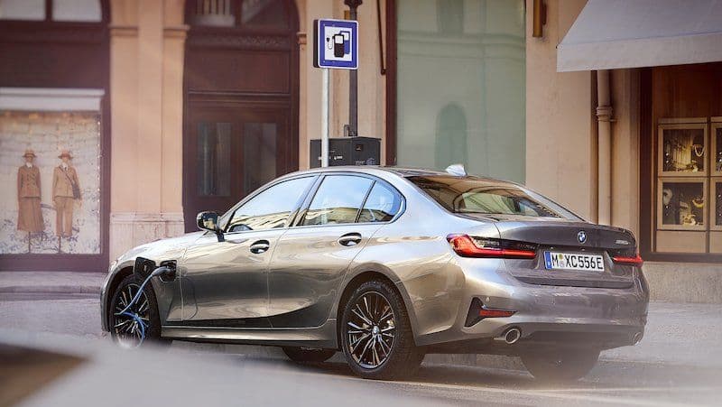 Cover Image for Modellpflege bei BMW: Etliche Plug-in-Hybride mit mehr Reichweite