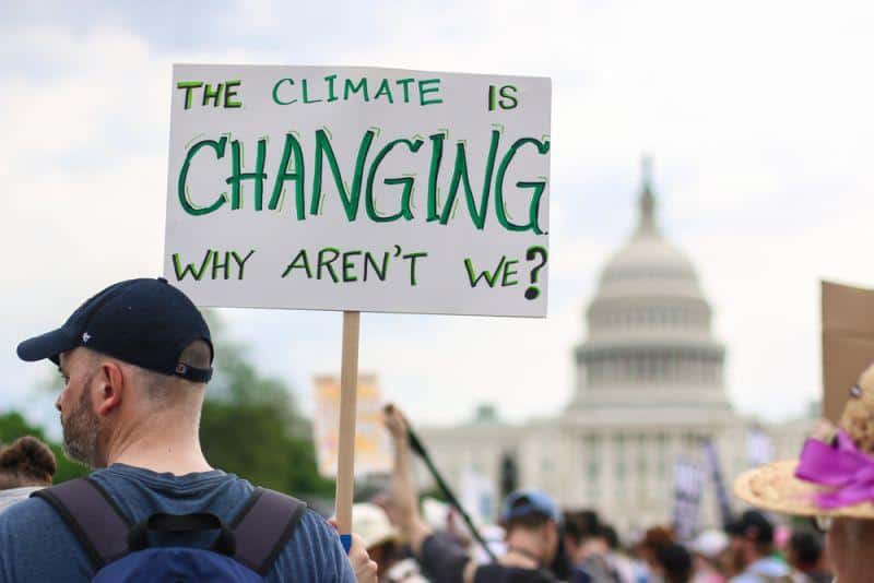 Cover Image for „Realitätsverweigerung“? Bundesregierung „handelt nicht“ beim Klimaschutz