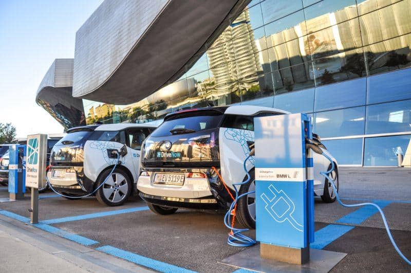 Cover Image for BMW: Gesamtabsatz elektrifizierter Fahrzeuge wächst im Mai um 9,8%