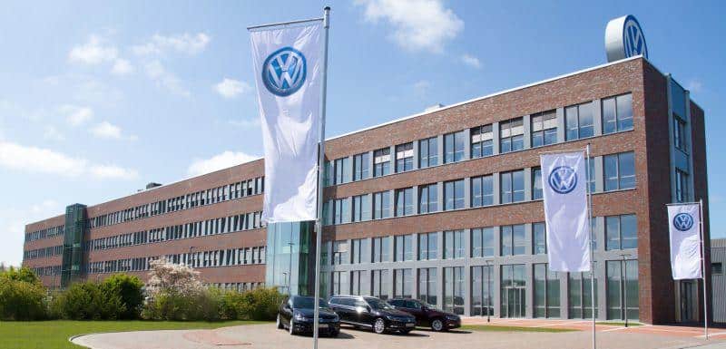 Cover Image for VW Emden: Ab 2022 laufen elektrische Kleinwagen und Limousinen auf Basis der MEB-Plattform vom Band