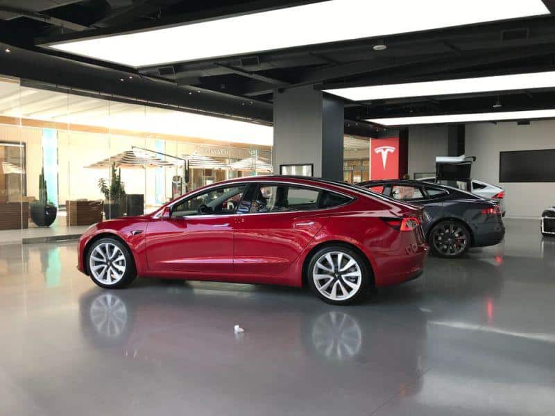 Cover Image for Tesla: nextmove hat sich entschlossen „keine weiteren Lieferungen von übergabefertigen Fahrzeugen entgegenzunehmen“