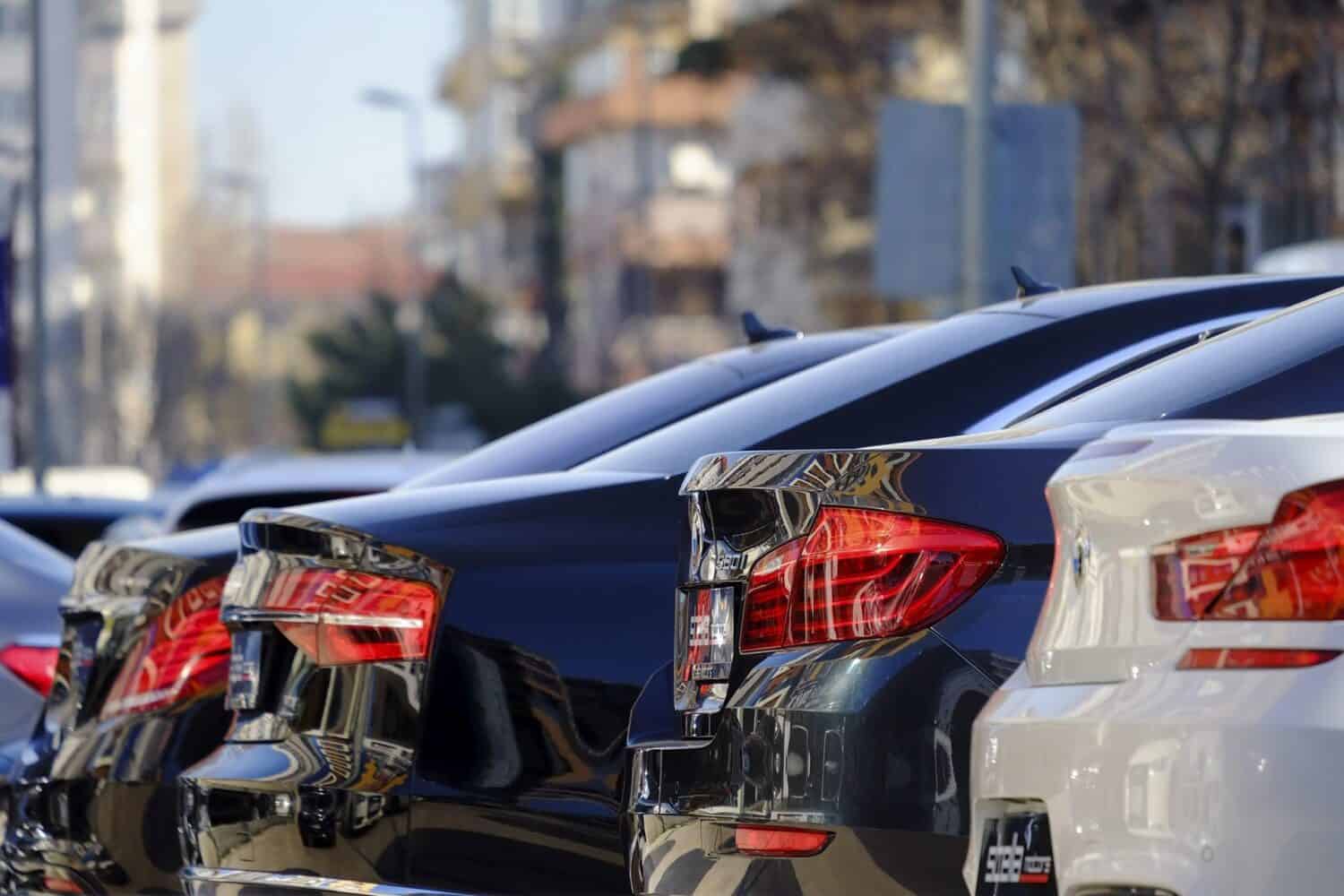 Cover Image for BMW und Mercedes verhandeln über Skaleneffekte bei Elektroautos