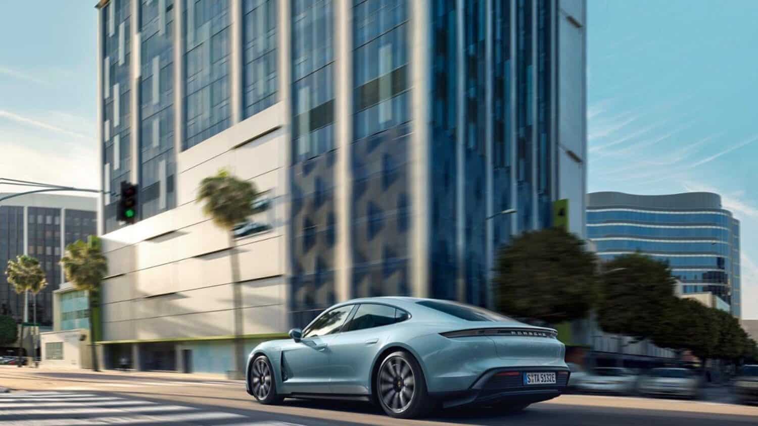 Cover Image for Porsche Taycan übertrifft Tesla Model S bei Handling und Beschleunigung deutlich