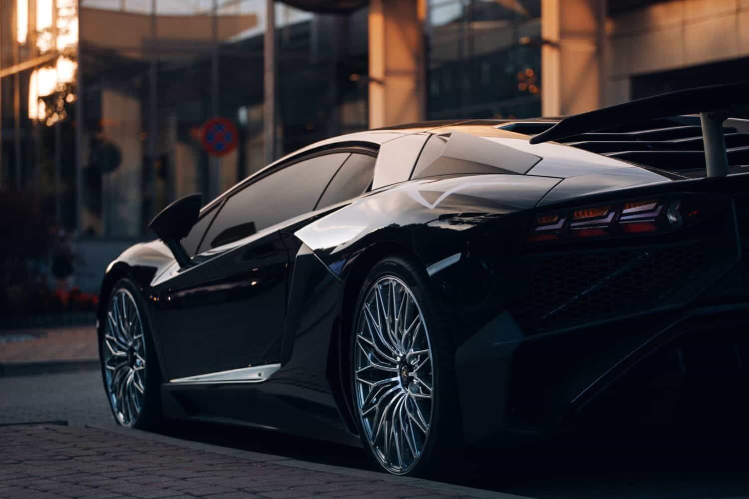 Cover Image for Erstes Lamborghini-E-Auto wird auf PPE-Plattform von Audi und Porsche basieren
