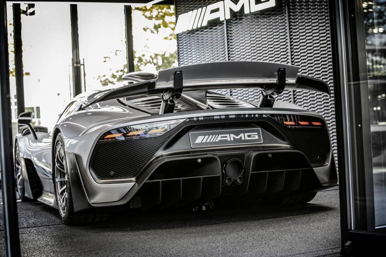 Cover Image for Mercedes-AMG ONE Hypercar kommt 2021 auf die Straße