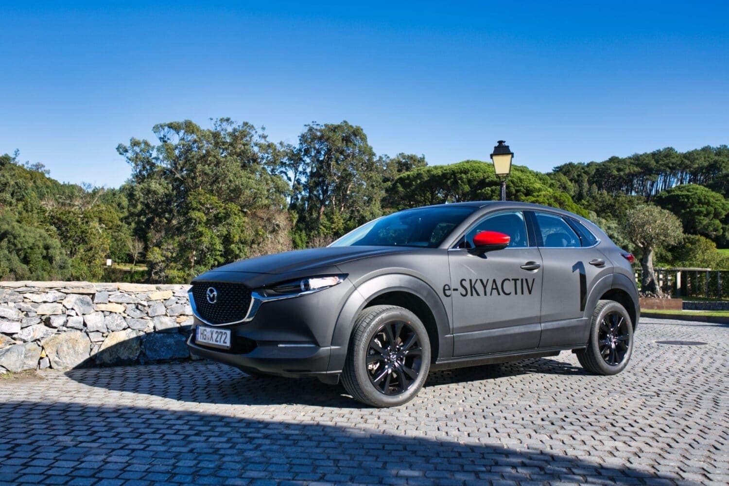 Cover Image for Auf Tuchfühlung mit dem Mazda MX-30 in Portugal