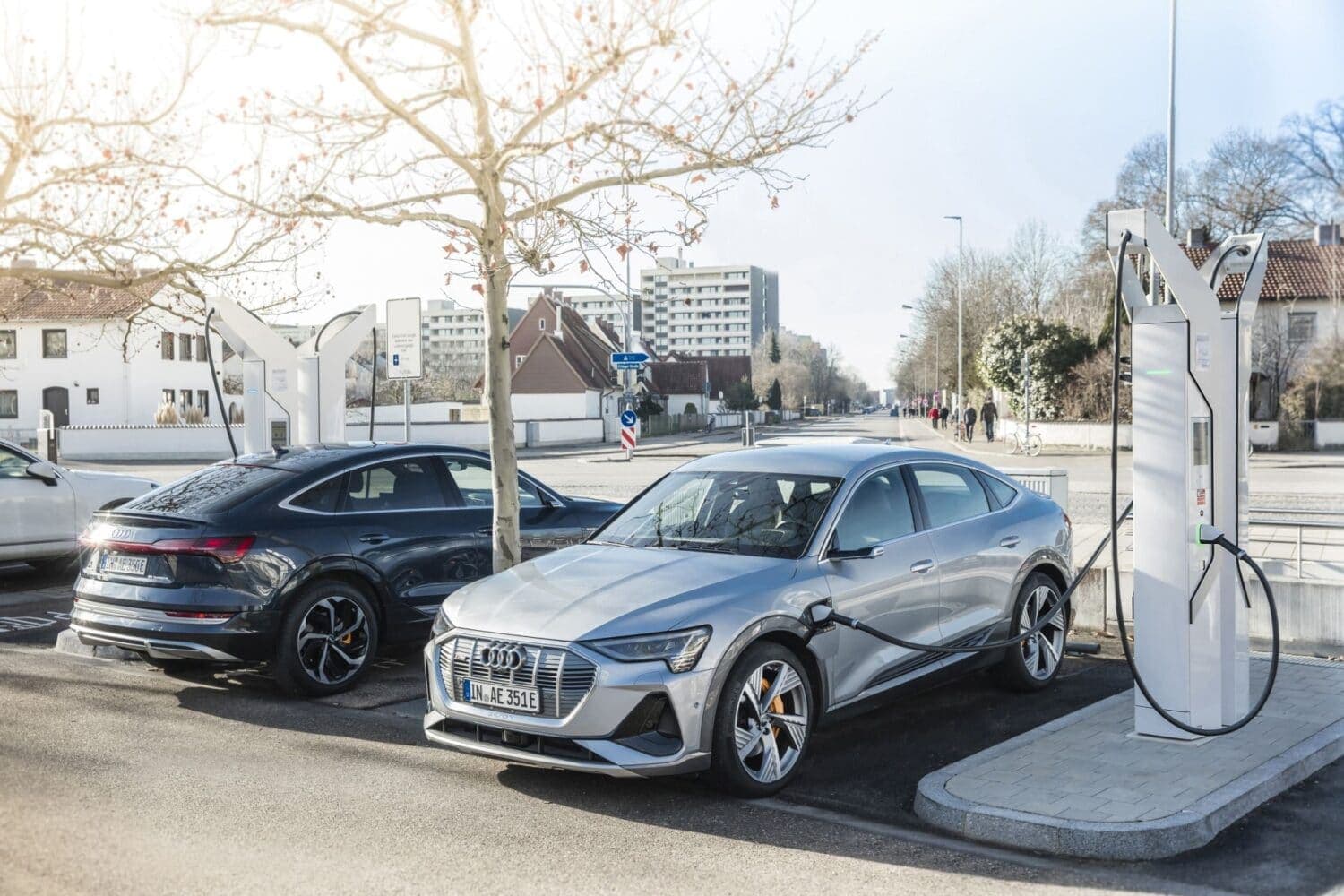 Cover Image for Audi: 100 Milllionen Euro Ladeoffensive schreitet voran