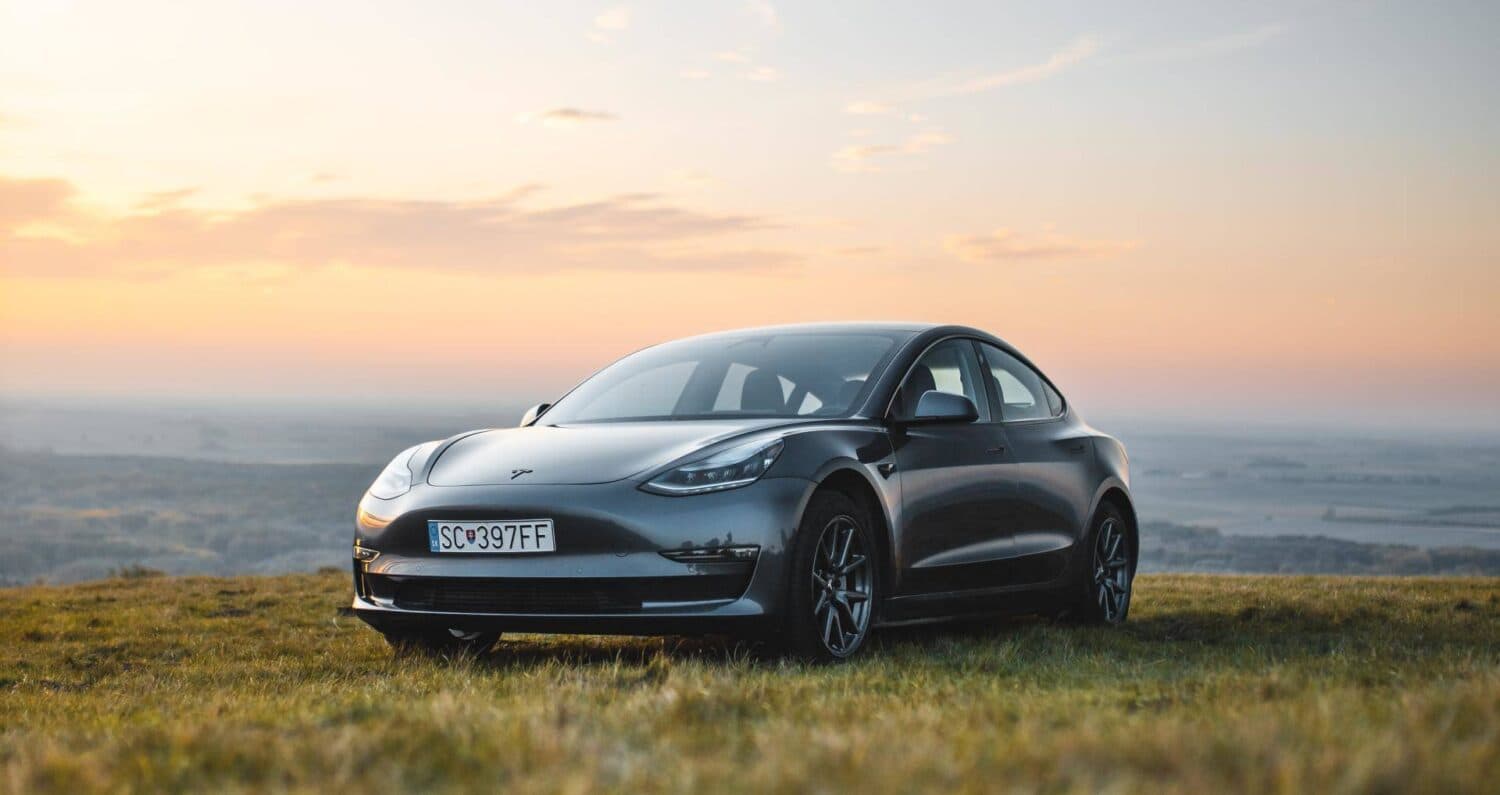 Cover Image for Tesla Model 3 als HyperHybrid-Auto günstiger und mit mehr Reichweite