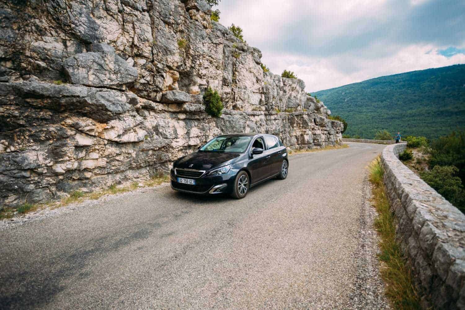 Cover Image for Peugeot-Chef will Elektrifizierung vorantreiben und CO2-Ziel bereits in Q1 erreicht haben