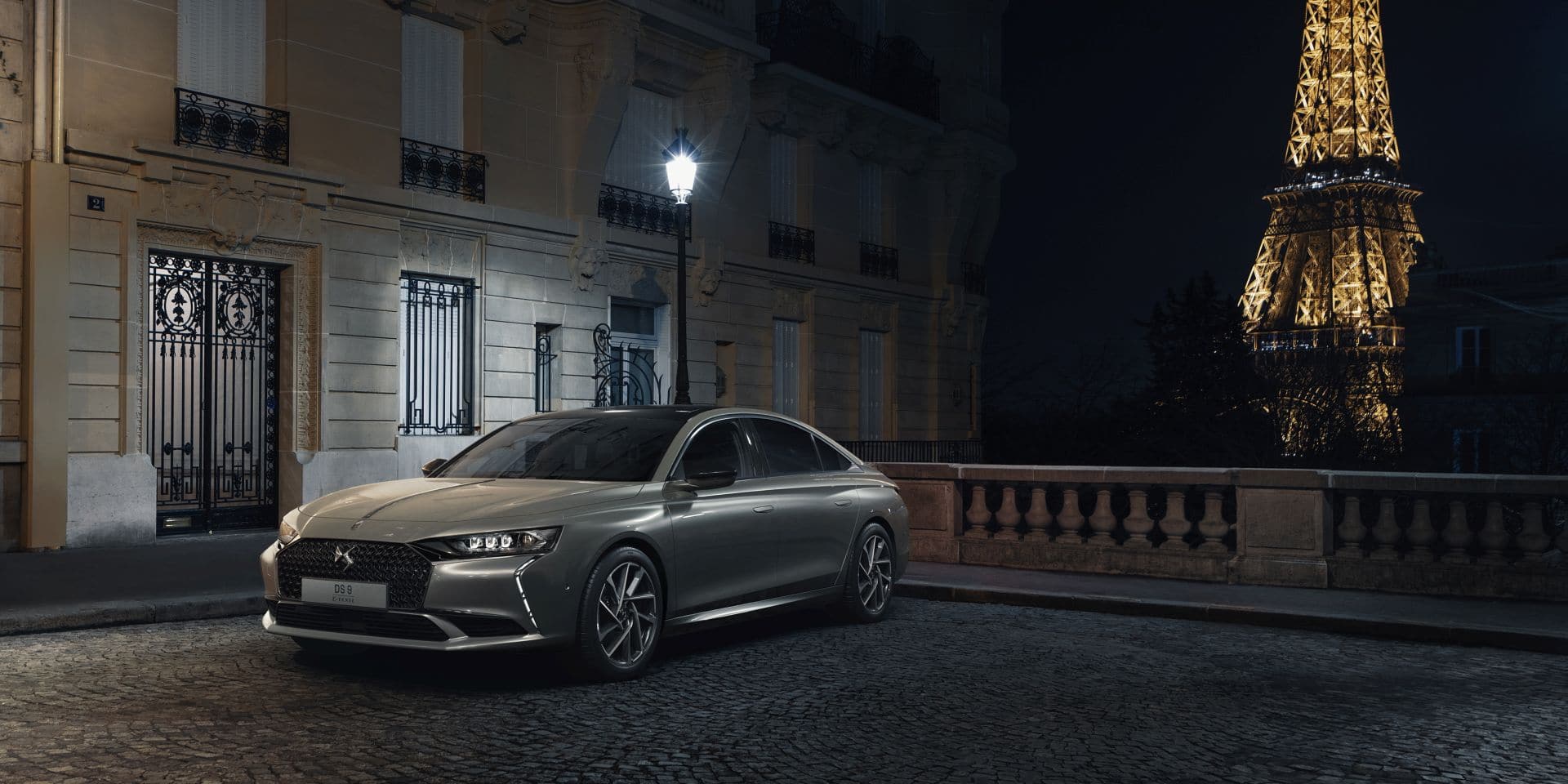 Cover Image for DS 9 teilelektrifizierte Limousine mit leistungsstarkem Plug-in-Hybrid