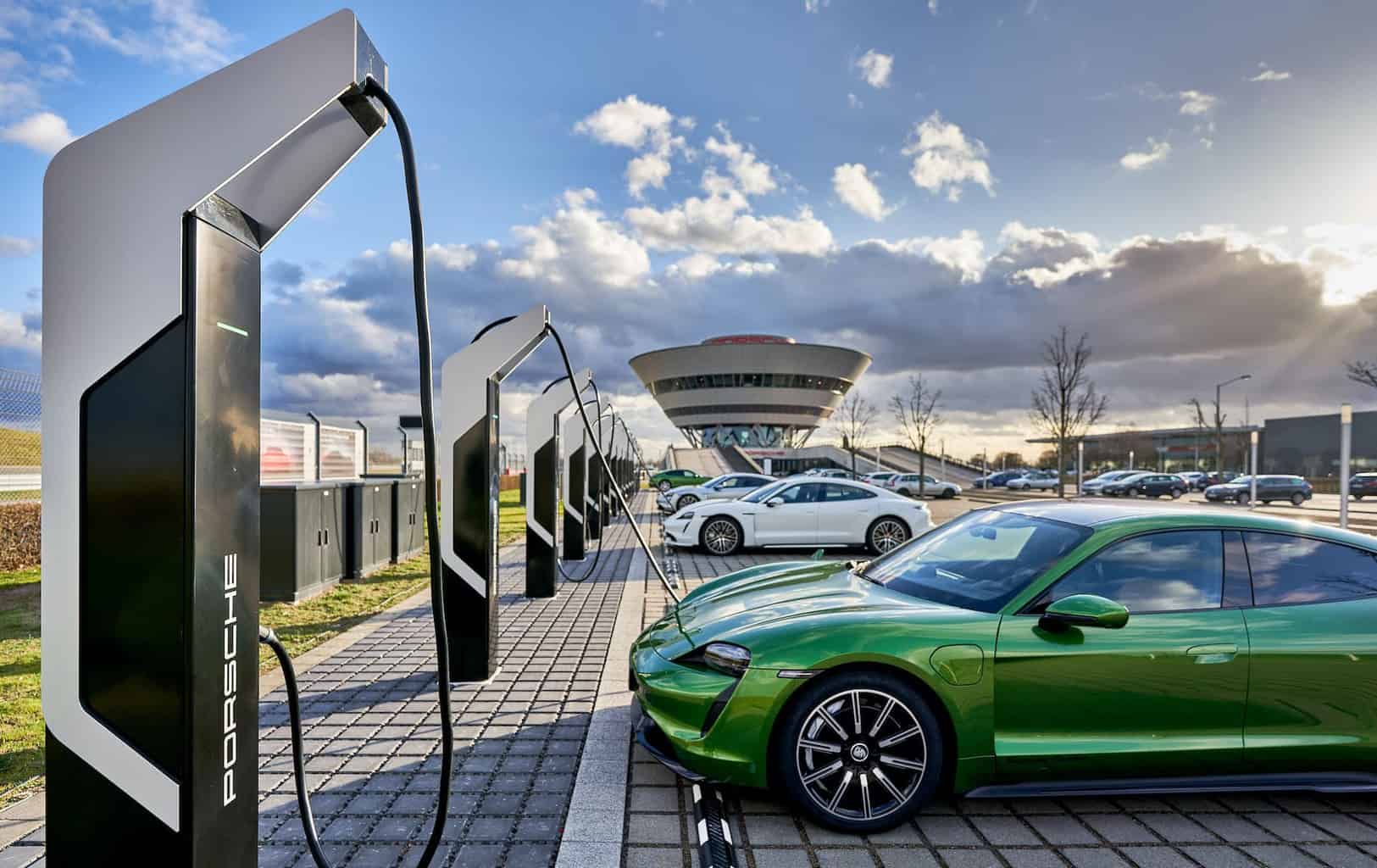 Cover Image for Porsche eröffnet leistungsstärksten Schnellladepark Europas in Leipzig