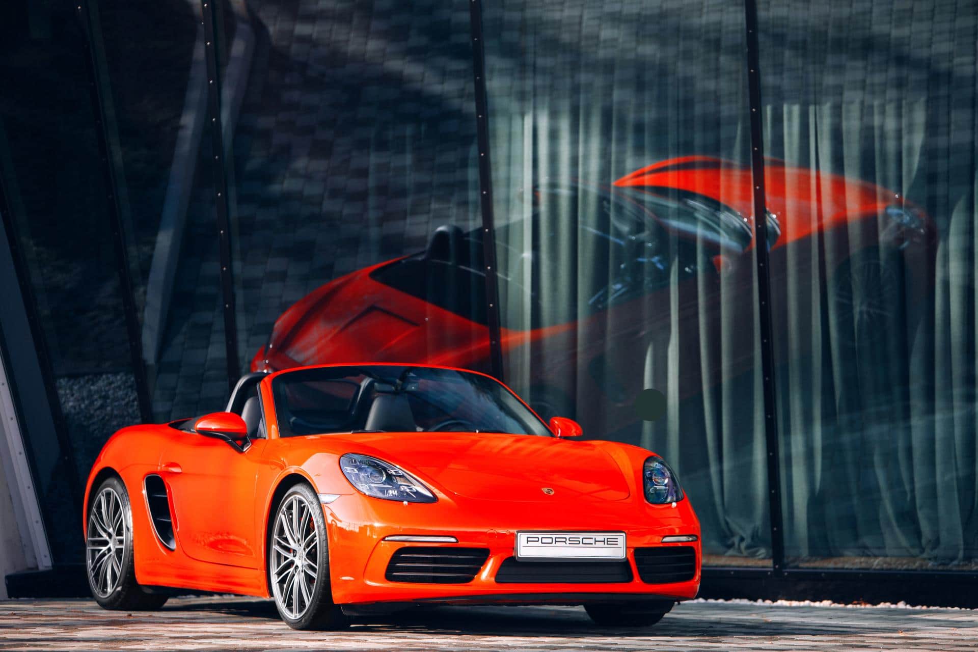 Cover Image for Porsche-Entwickler: Rein elektrischer 718 könnte „ein sehr emotionales Produkt sein“