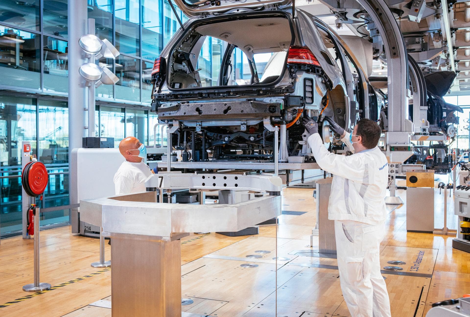 Cover Image for Gläserne Manufaktur fährt Produktion  des e-Golf langsam und schrittweise wieder hoch