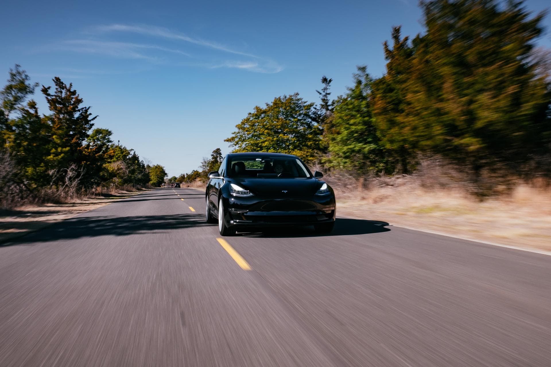 Cover Image for Tesla: Trotz Rekord-Auslieferungen Einbruch beim Gewinn in Q1/2020