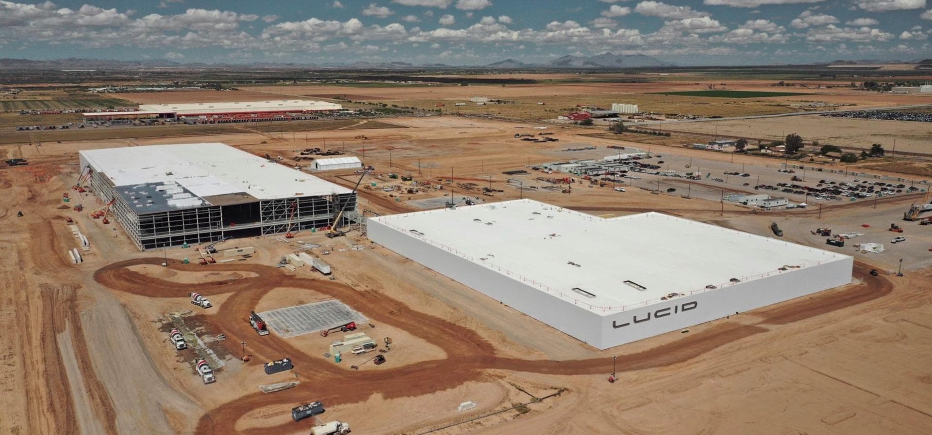 Cover Image for Lucids Fabrik in Arizona nimmt weiter Gestalt an – mit Seefracht aus Japan