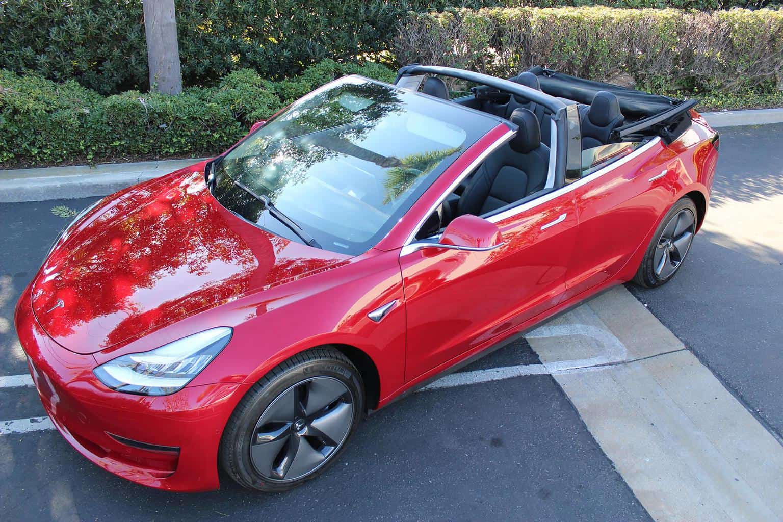 Cover Image for NCE baut Tesla Model 3 zum Cabrio um