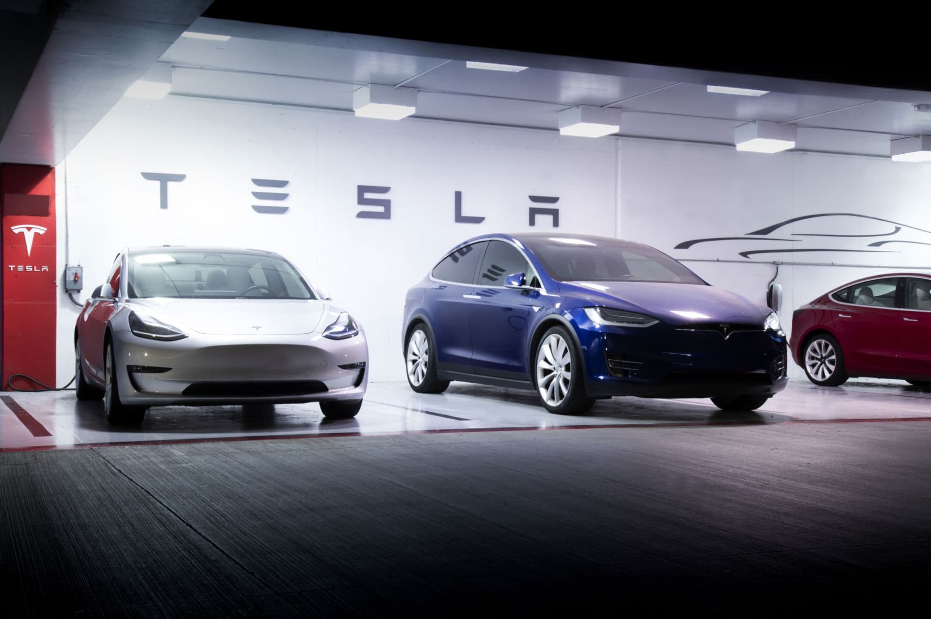 Cover Image for Tesla-CEO Musk startet Produktion in Fremont trotz Verbot