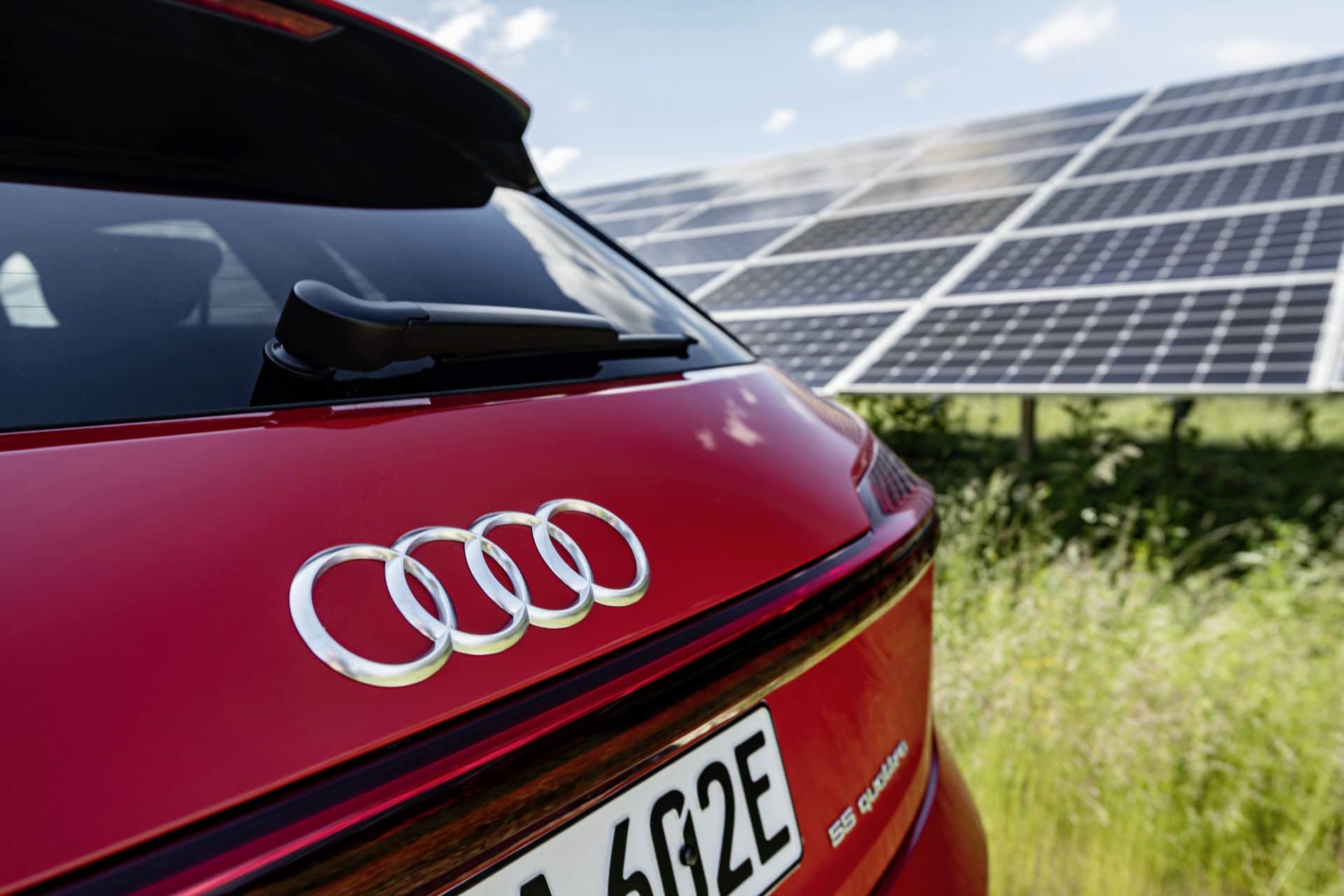 Cover Image for Audi forciert effektives Batterie-Recycling in Zusammenarbeit mit EnBW