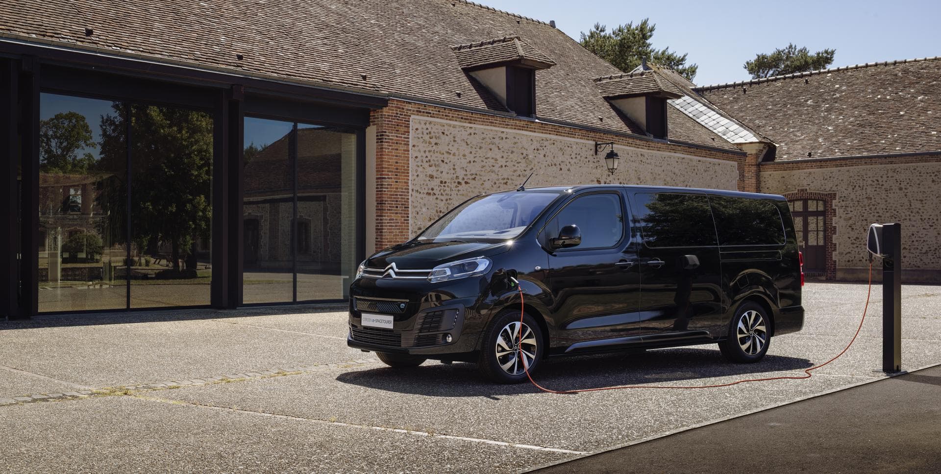 Cover Image for Citroën ë-SpaceTourer – Elektro-Kompaktvan für bis zu 9 Personen