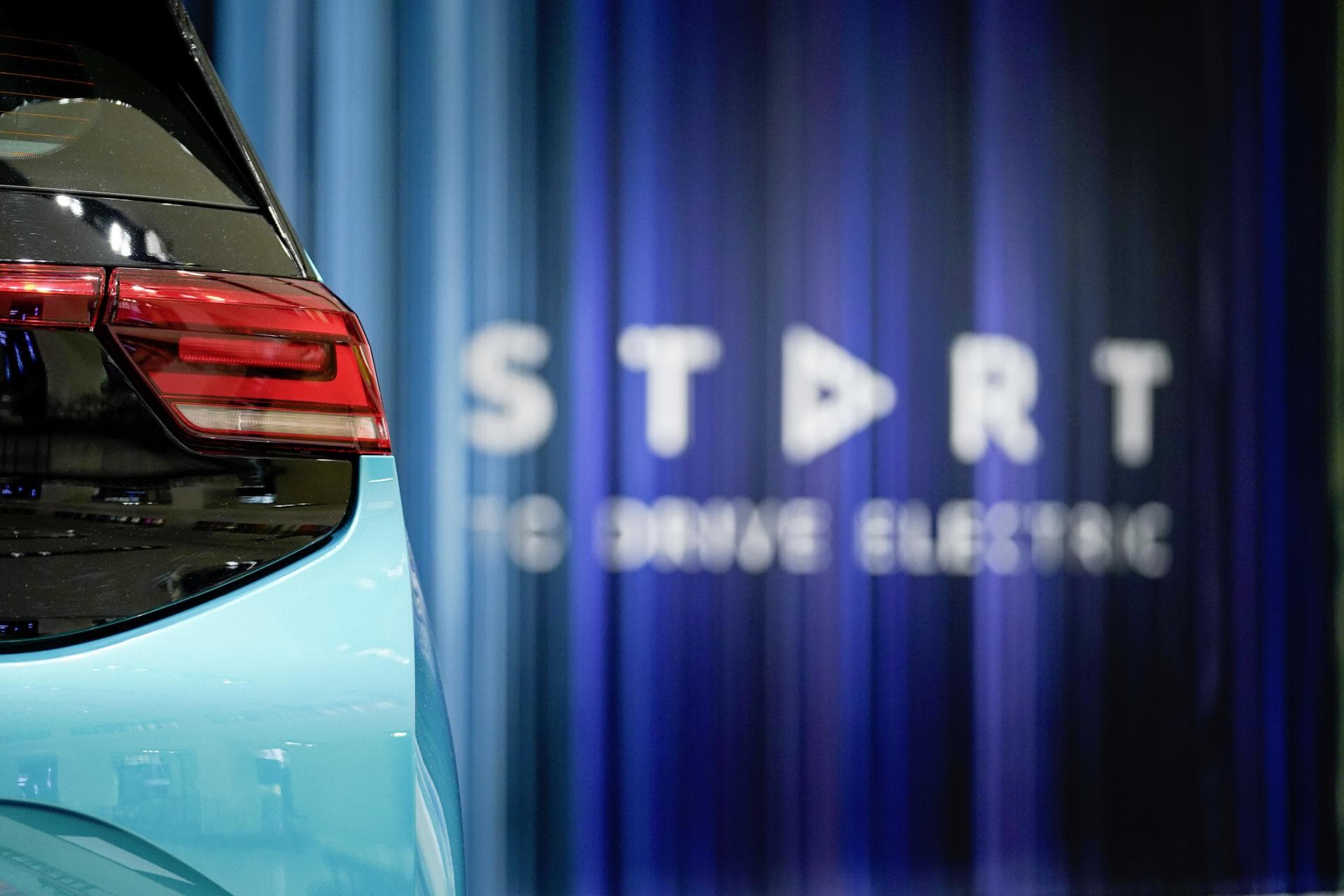 Cover Image for VW ID.3-Technikprobleme: Brandstätter folgt auf Diess und soll’s richten!
