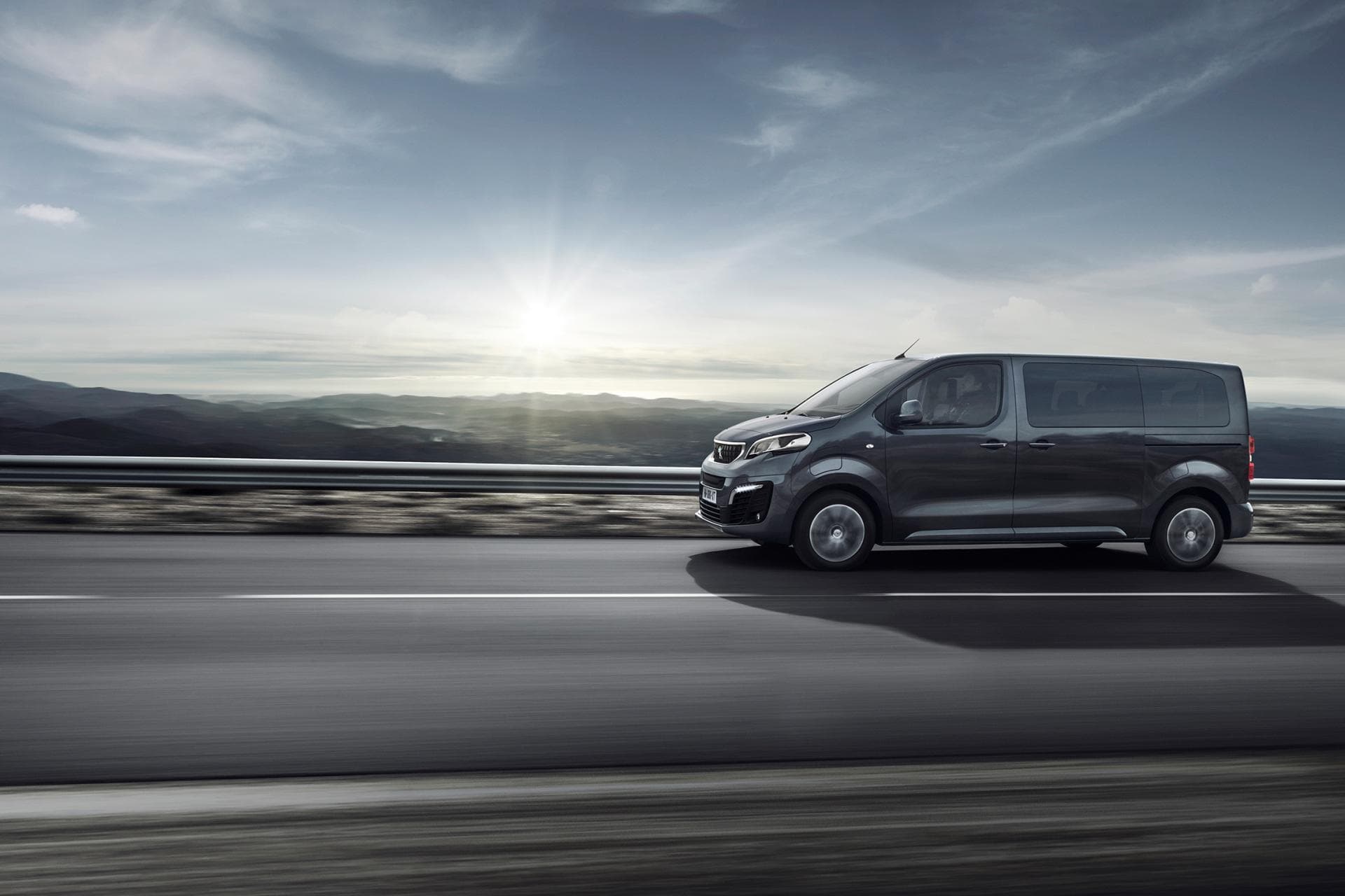 Cover Image for Peugeot e-Traveller verspricht ab Winter 2020 bis zu 330 km rein elektrisch reisen