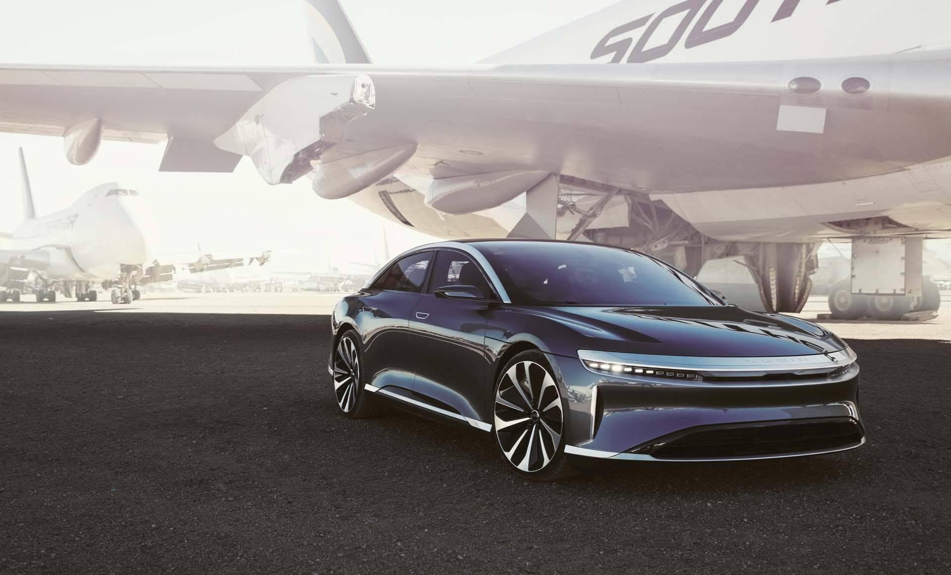 Cover Image for ‘Beta’-Prototypen des Lucid Air zeigen sich in einzigartigem Camouflage