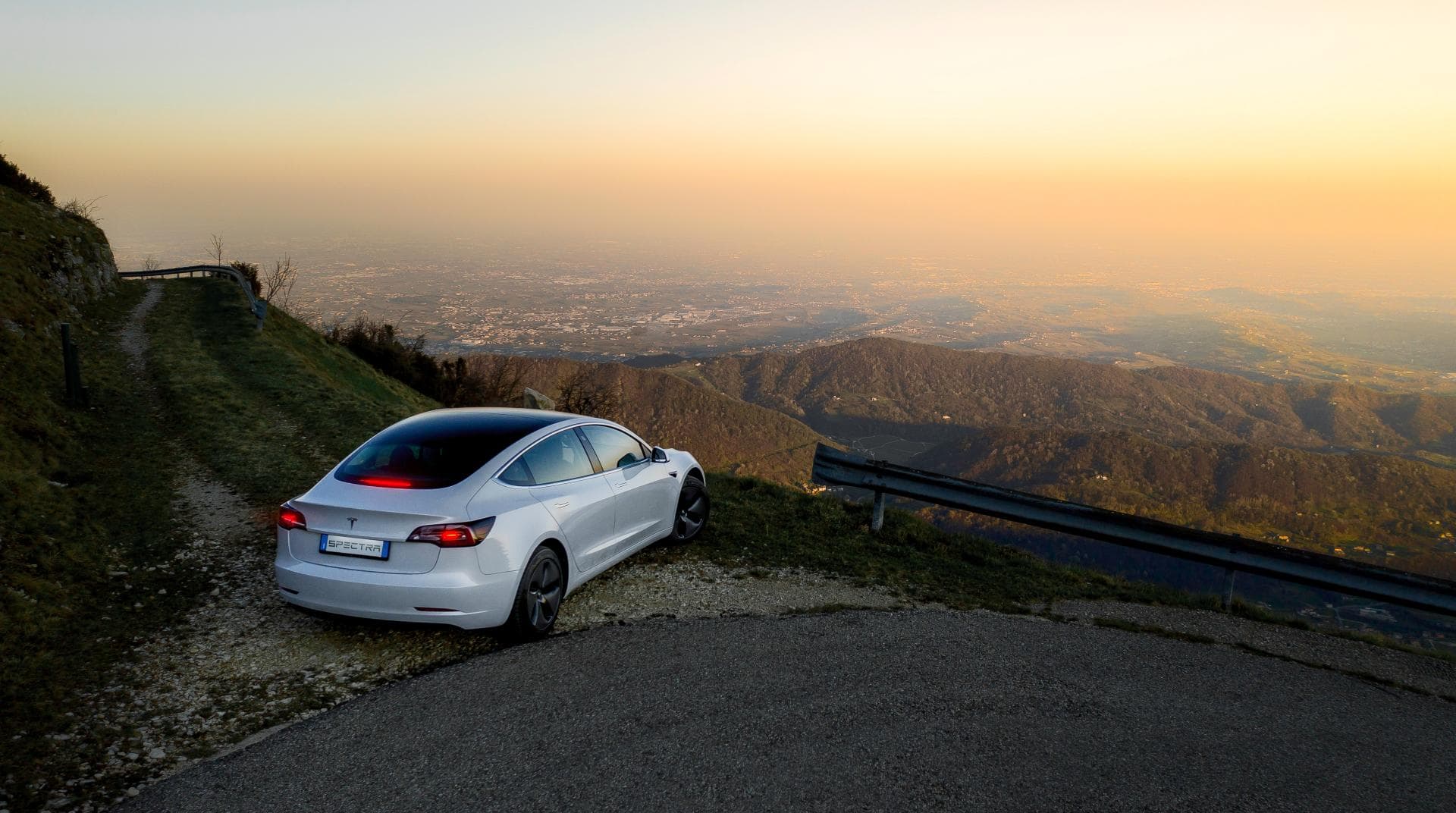Cover Image for Tesla kann China-Absatz im Mai um 205% gegenüber April steigern