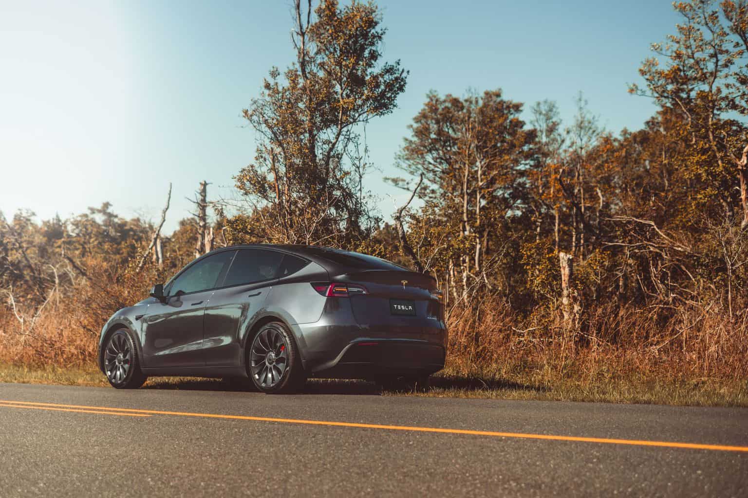 Cover Image for Tesla streicht billigstes Model Y – Elon Musk sagt, die Reichweite sei zu gering