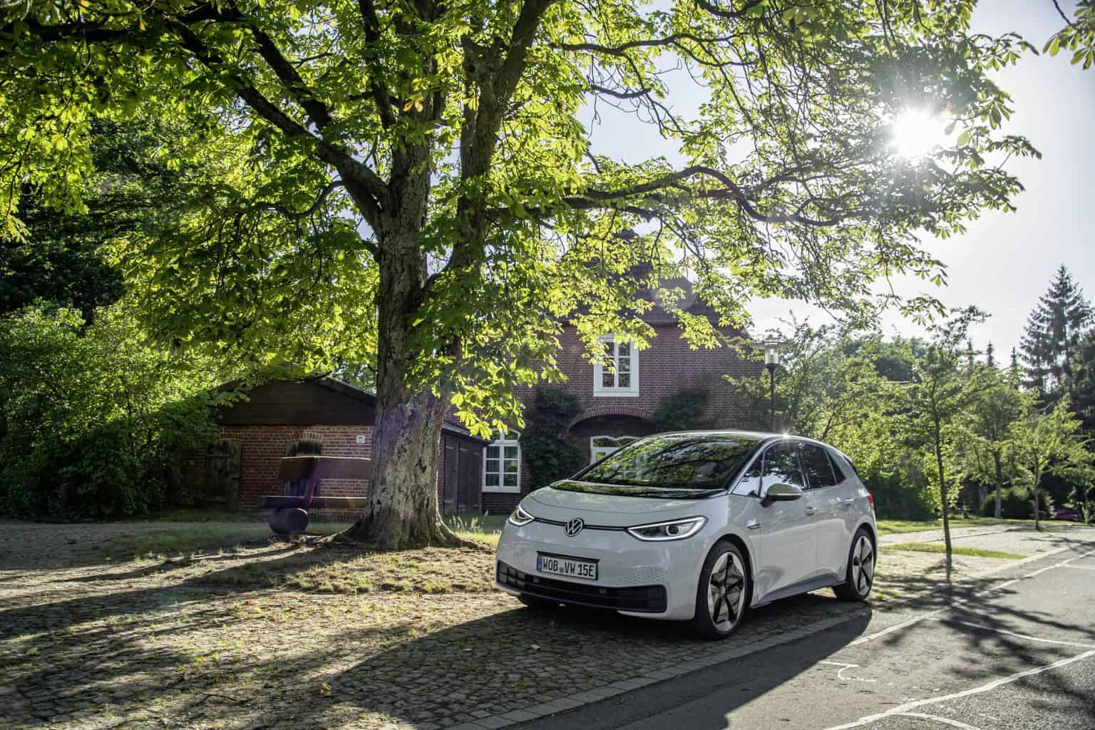 Cover Image for Herbert Diess nach ID.3-Urlaubsfahrt: „Zukunft des Autofahrens ist elektrisch“