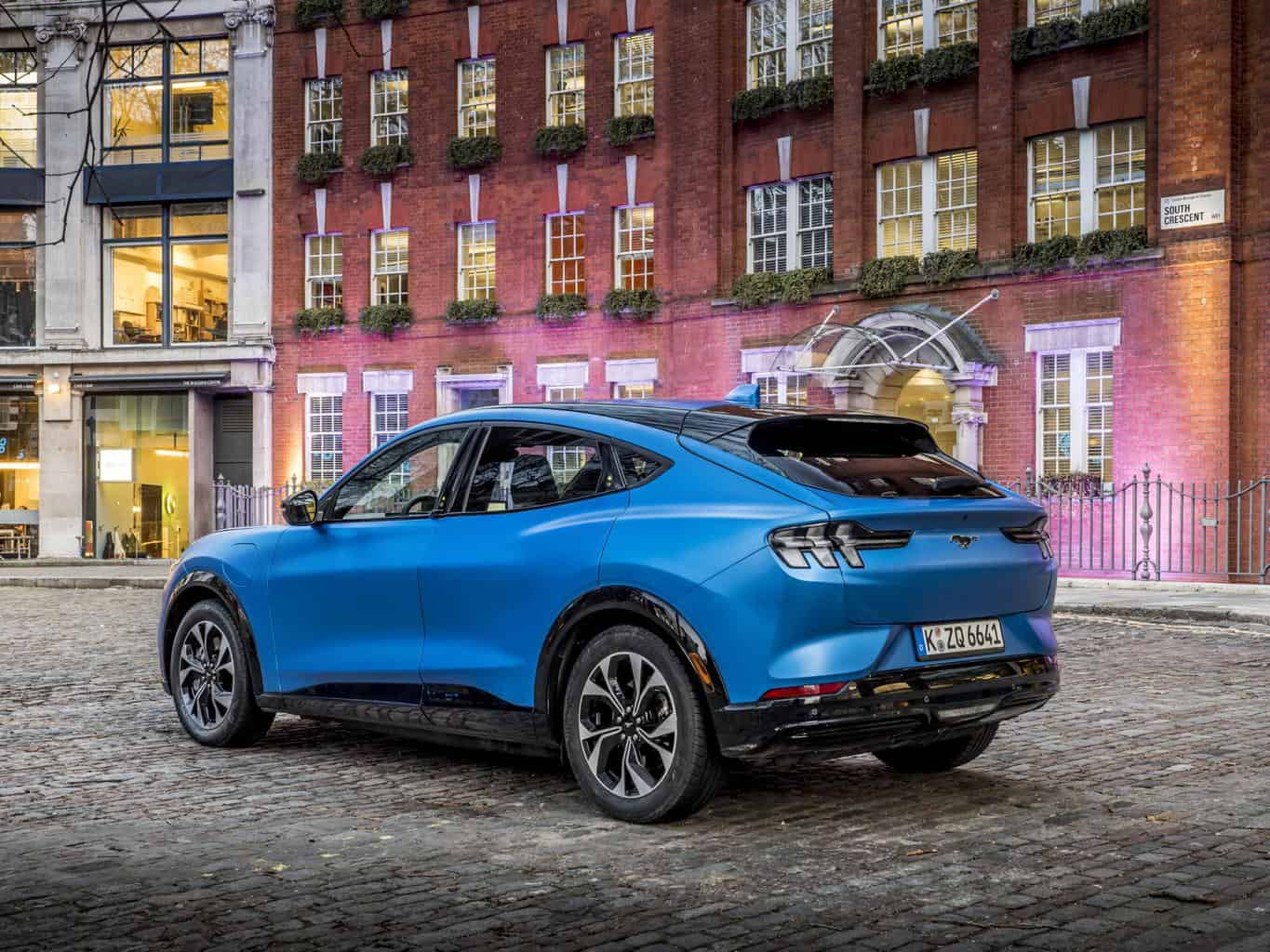 Cover Image for Wie der neue CEO Jim Farley Ford umbauen will