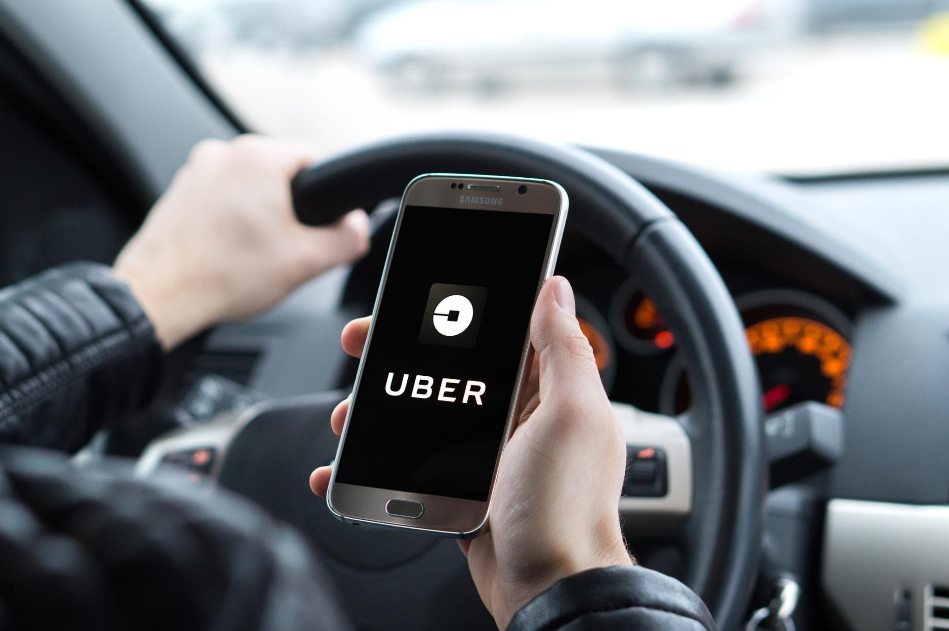 Cover Image for Uber will auf E-Autos in Europa setzen – Renault & Nissan unterstützen