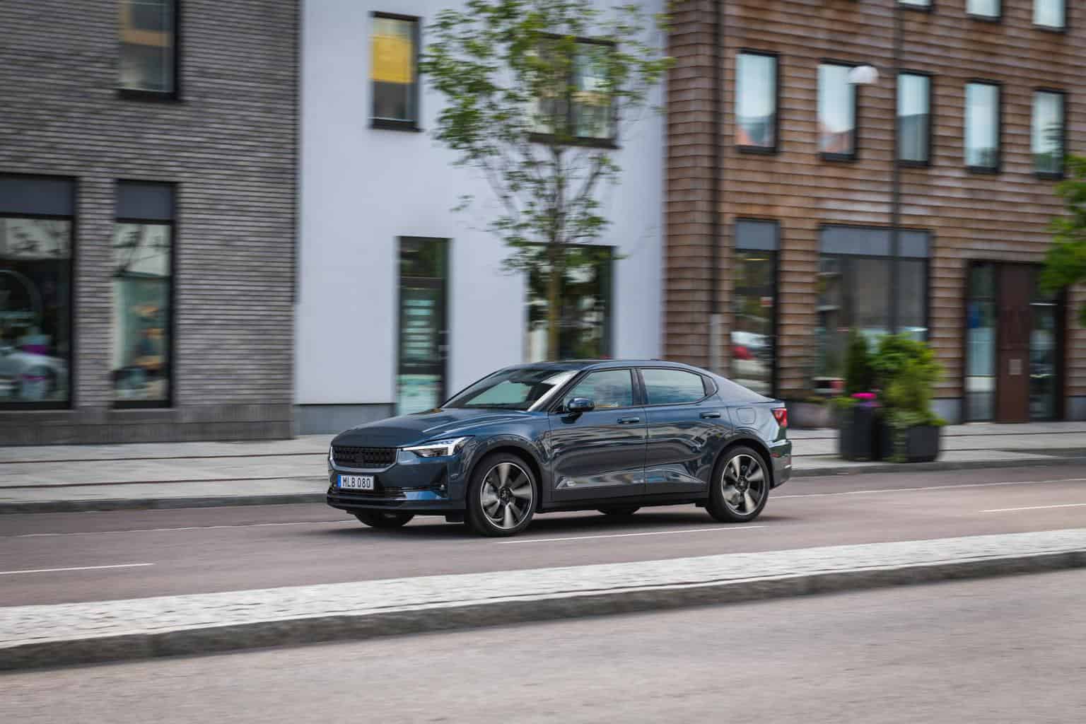 Cover Image for Polestar ruft fast alle Polestar 2 wegen Wechselrichter- und Akkuproblemen zurück