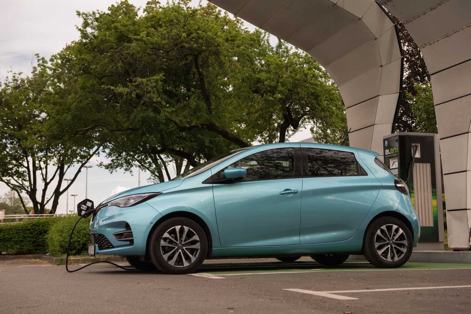 Cover Image for Renault bietet Automobilhersteller beim Erreichen der CO2-Flottenwerte Hilfe an