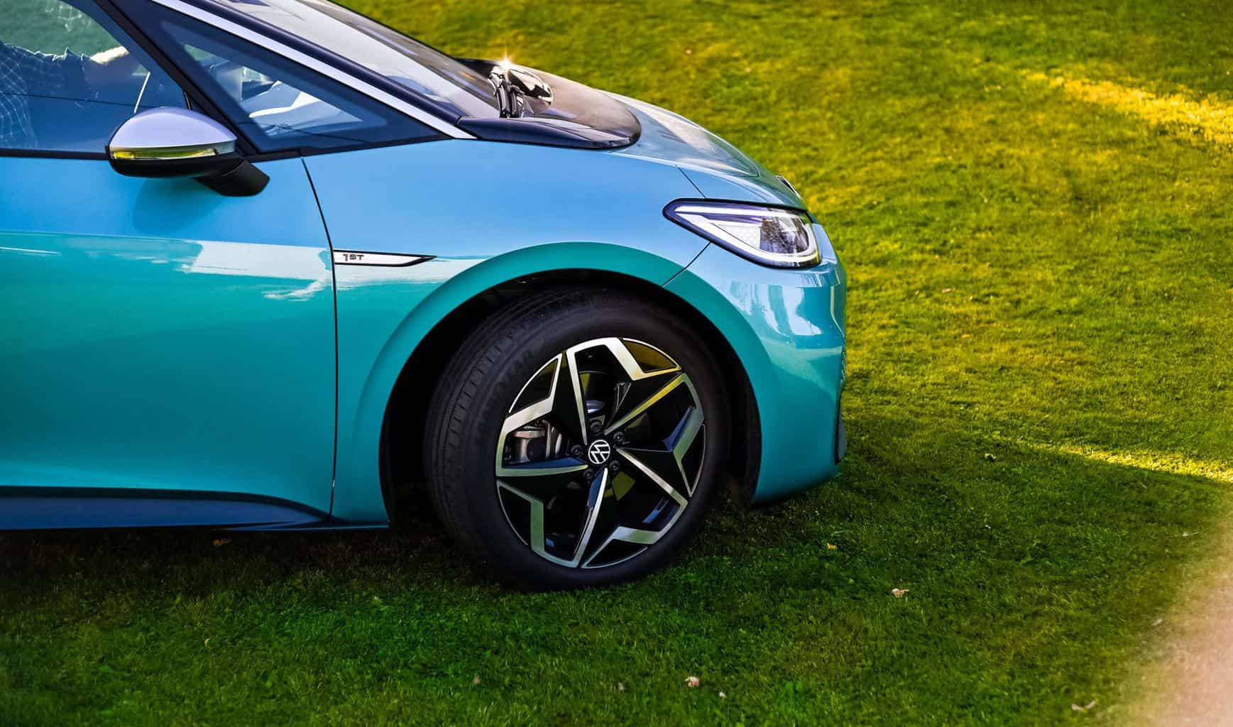 Cover Image for Hoffnungsträger VW ID.3 blickt auf 38.000 Bestellungen & 14.000 Auslieferungen