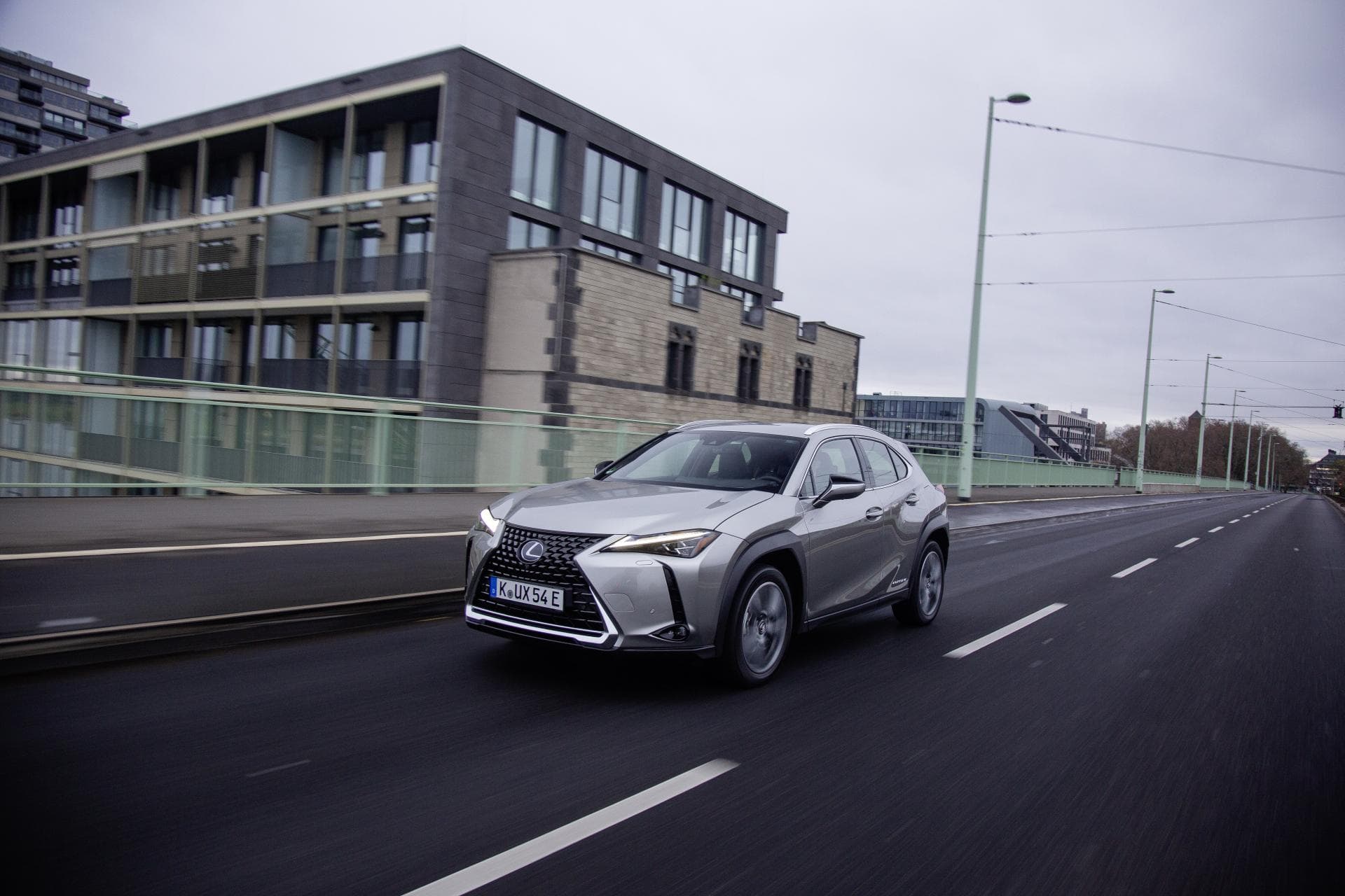 Cover Image for Fahreindrücke & Meinung zum Lexus UX 300e: Akku auf Zack