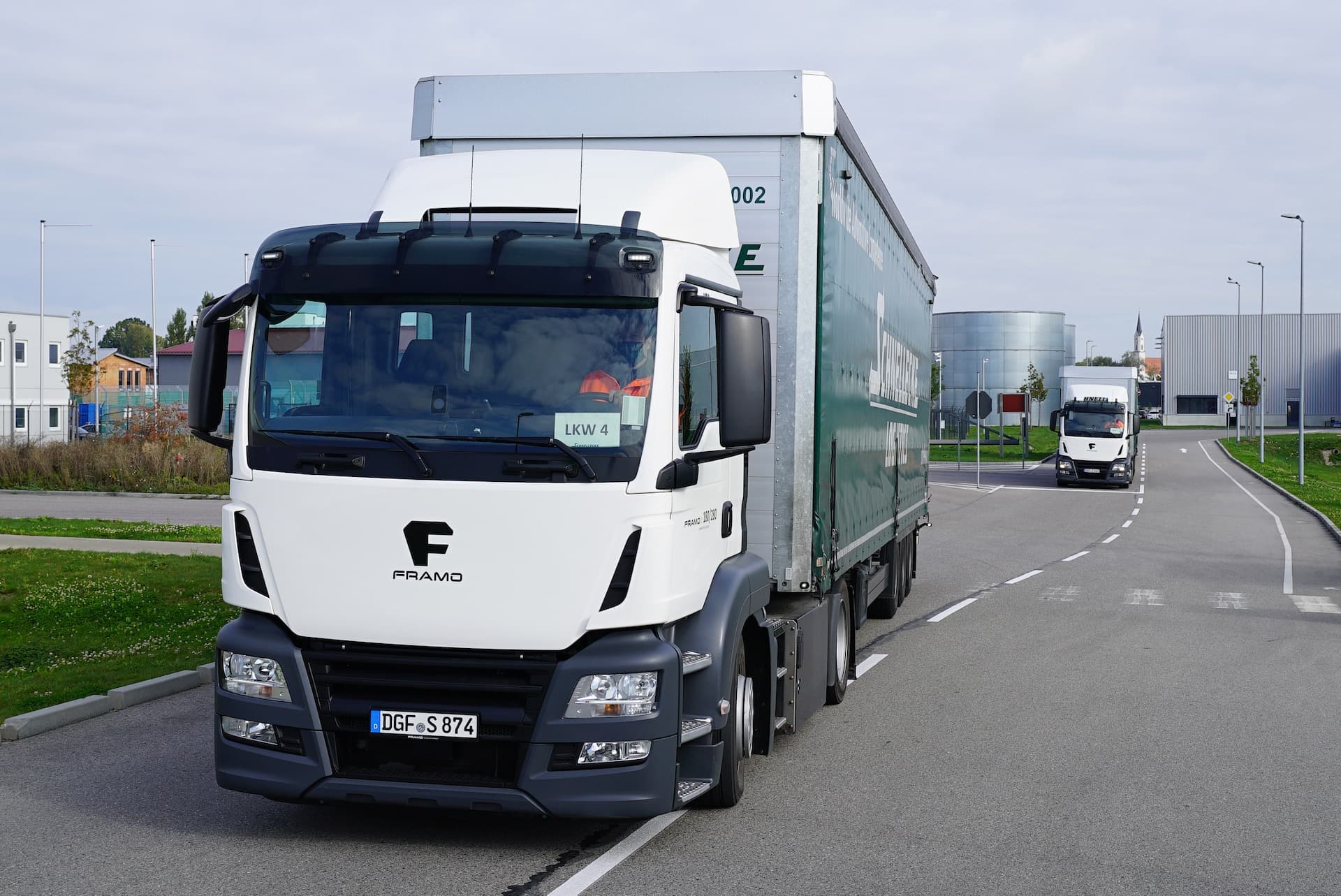 Cover Image for BMW-Werk Landshut setzt auf Elektro in der Logistik
