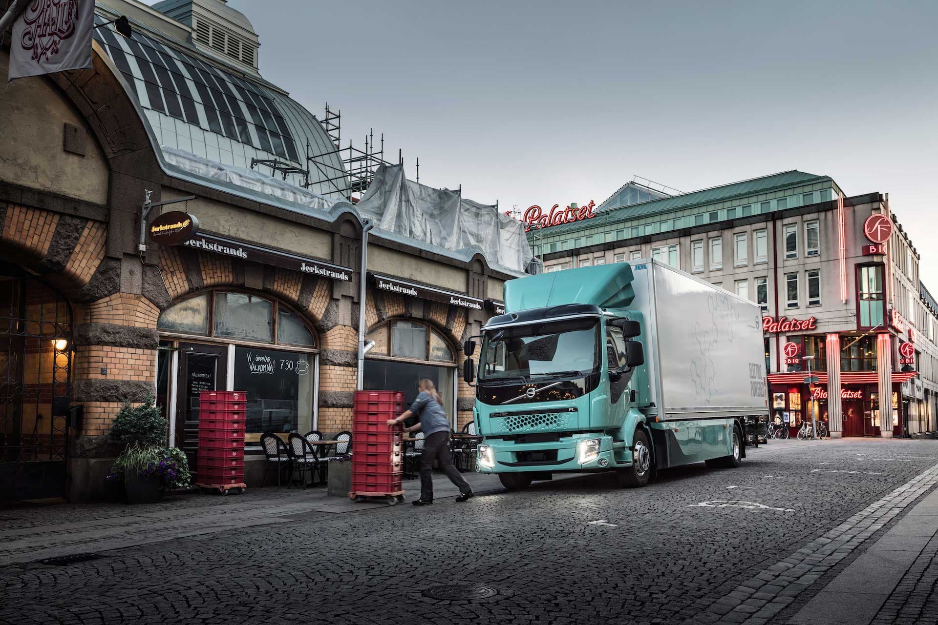 Cover Image for Volvo Trucks verkauft ab 2021 komplette Elektro-Lkw-Modellpalette auf europäischem Markt