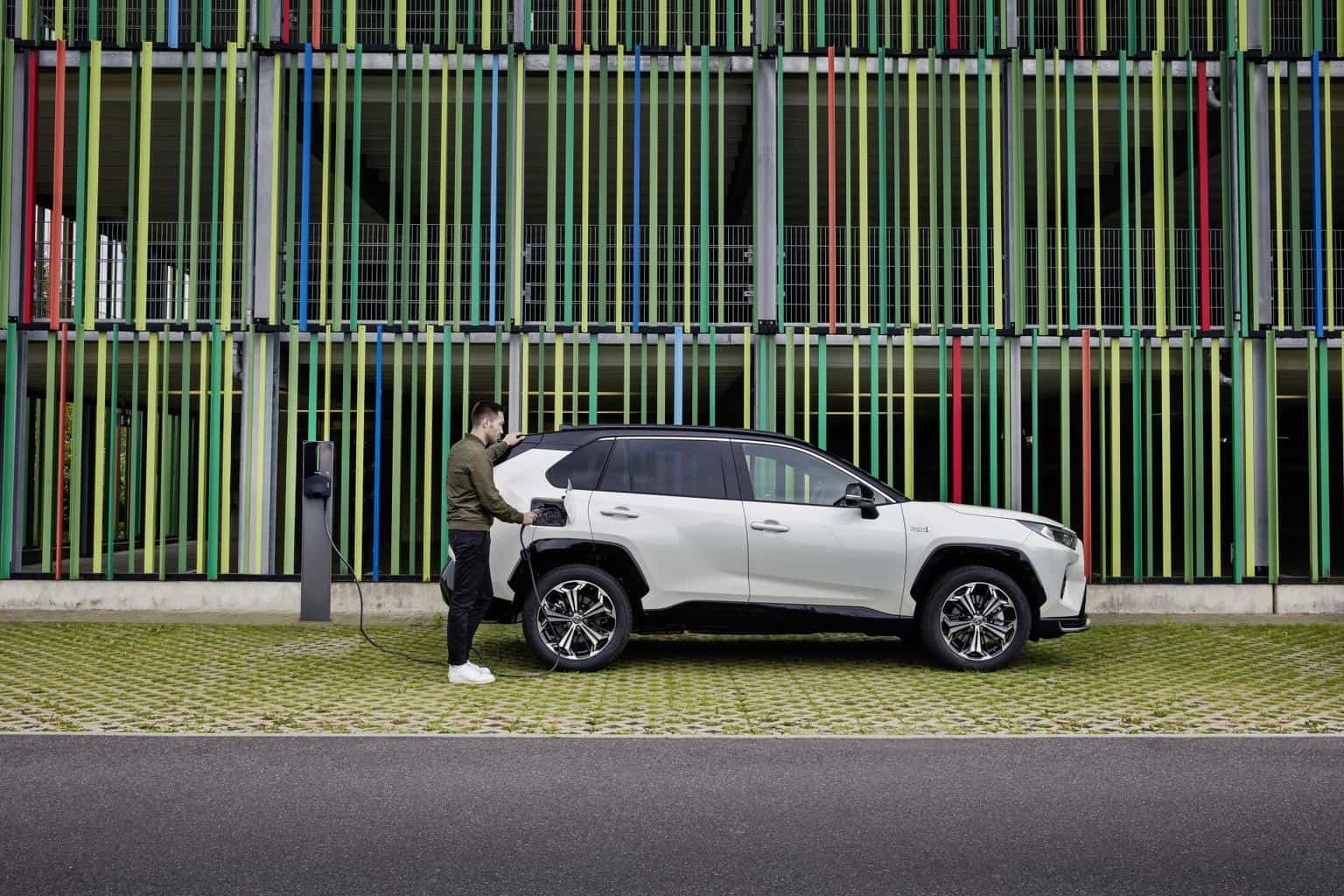 Cover Image for Toyota-Chef hält Elektroautos für einen gefährlichen Hype