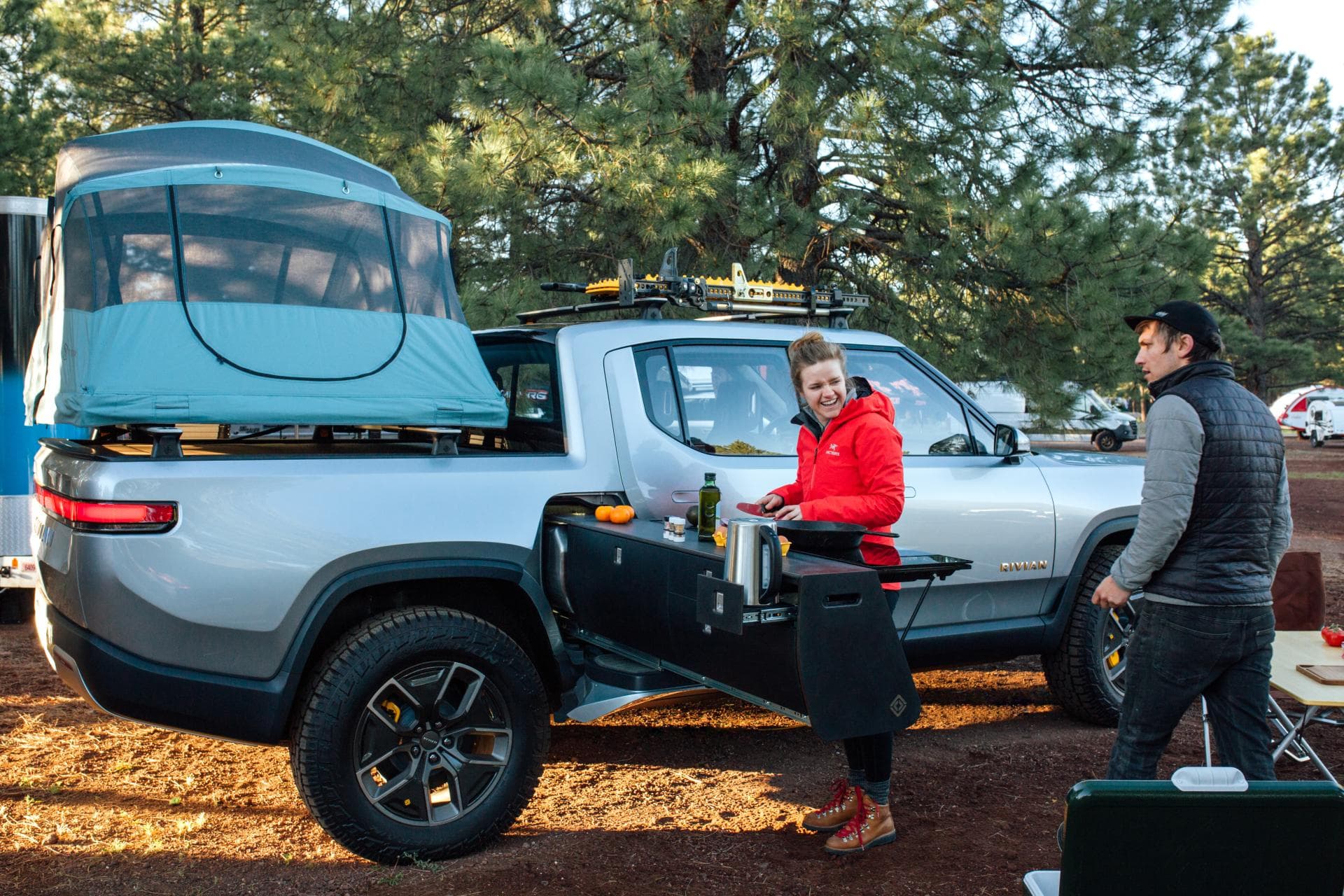 Cover Image for Rivian steht vor weiterer Finanzierungsrunde bei 25 Mrd. US-Dollar Bewertung