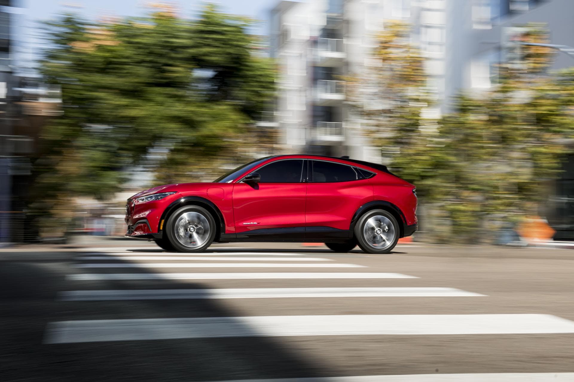 Cover Image for Ford investiert 29 Mrd. USD in E-Mobilität; vornehmlich SUVs und Pick-Ups