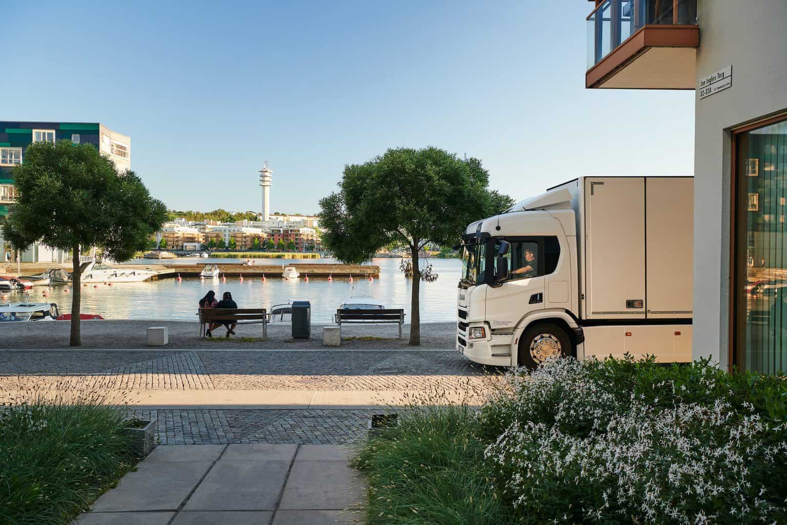 Cover Image for Wie sich Elektro-Lkw und E-Busse in das Nachhaltigkeitskonzept von Scania einfügen