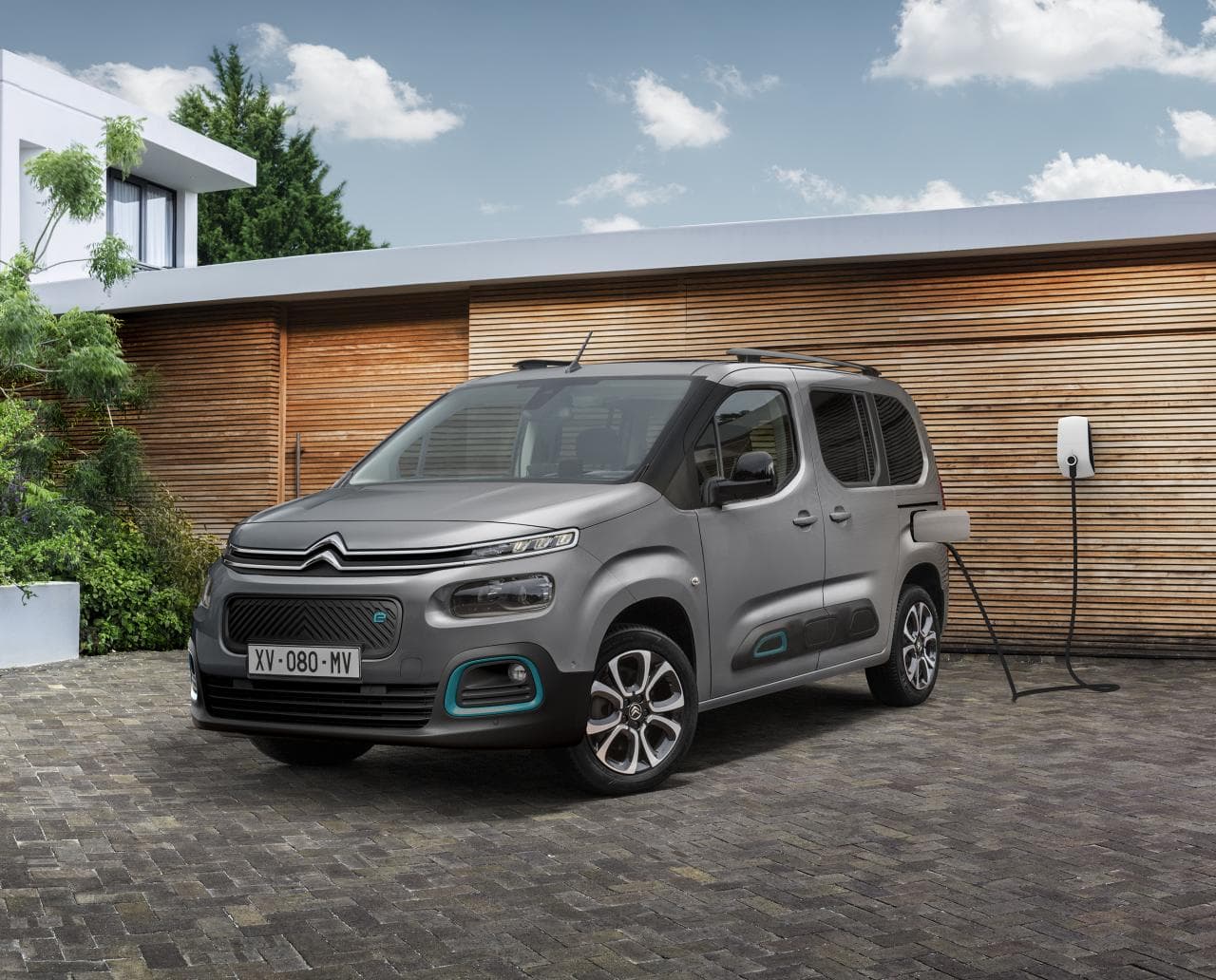 Cover Image for Citroën setzt den Berlingo unter Strom