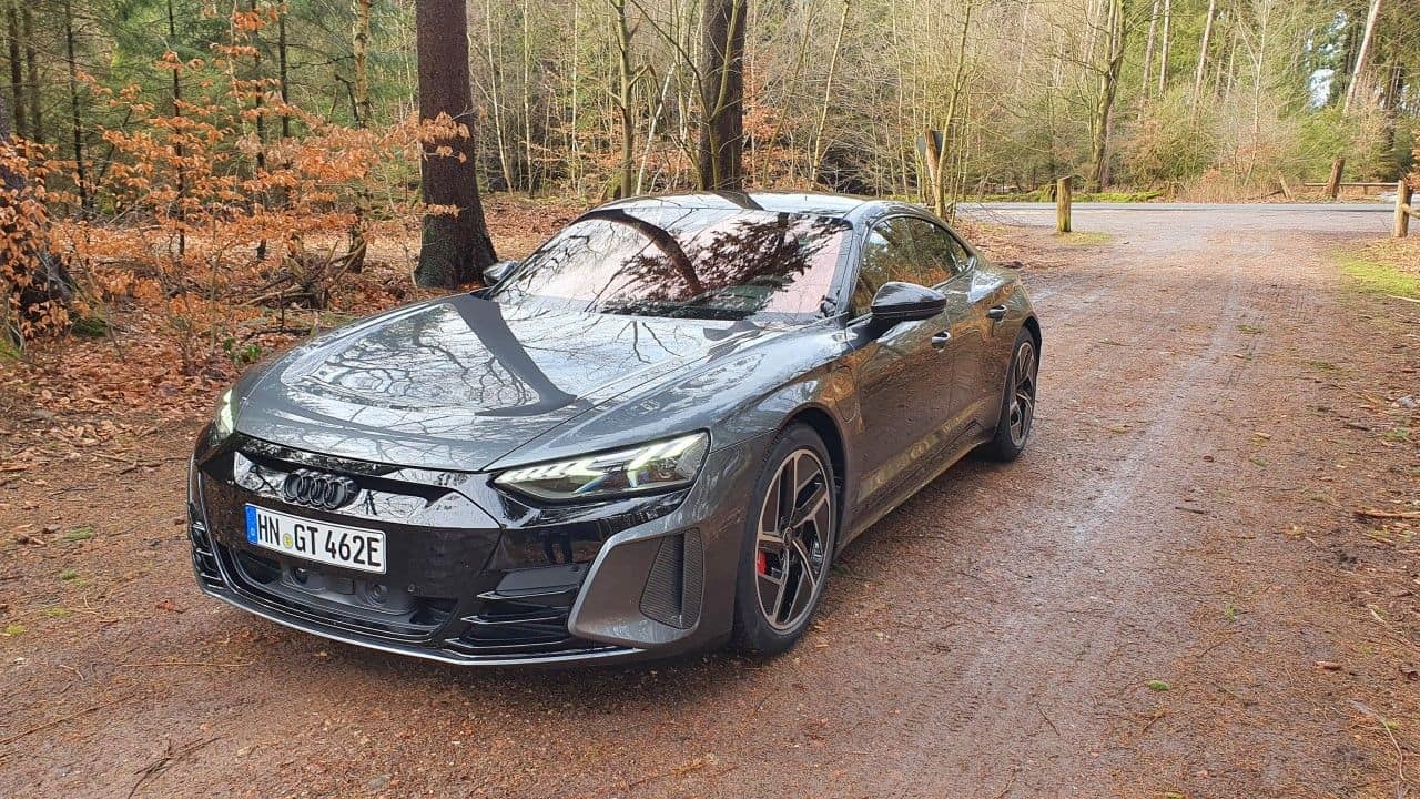 Cover Image for Testfahrt des Audi RS e-tron GT: Der Herr der Ringe
