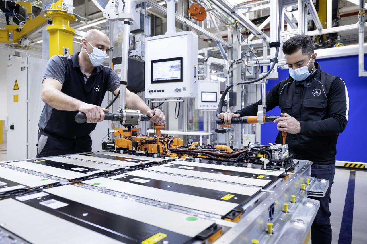 Cover Image for Mercedes-EQ startet Produktion von Batteriesystemen für den EQS